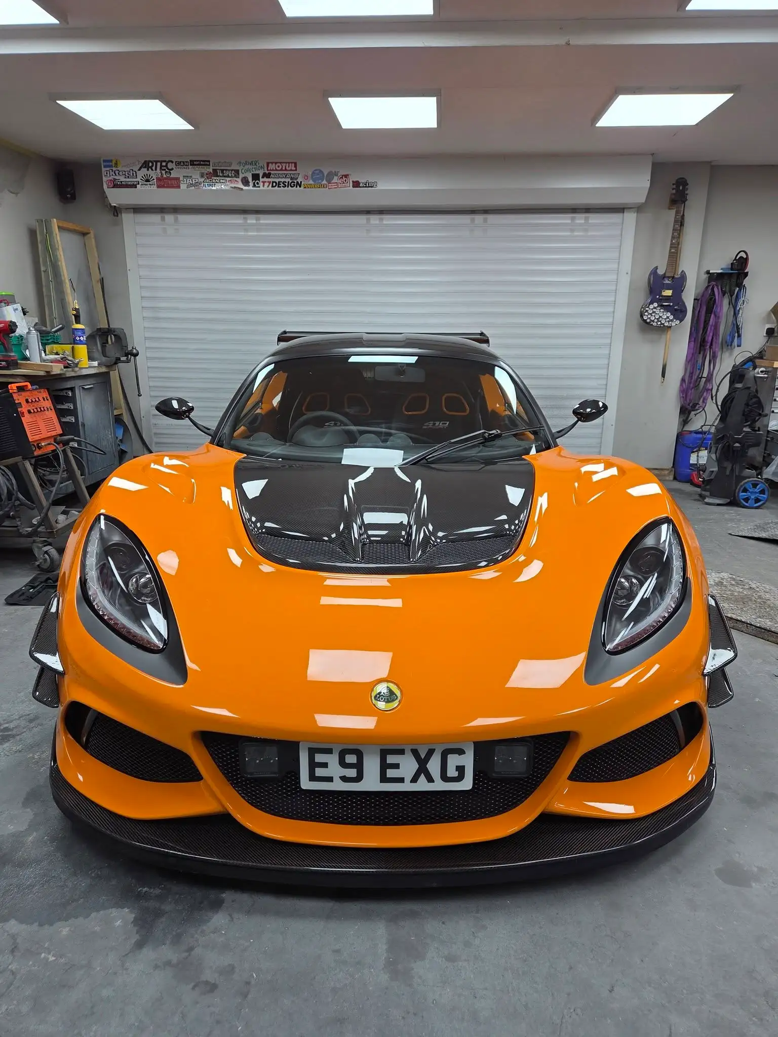 Custom mirror setup for Lotus Exige 410 Sport